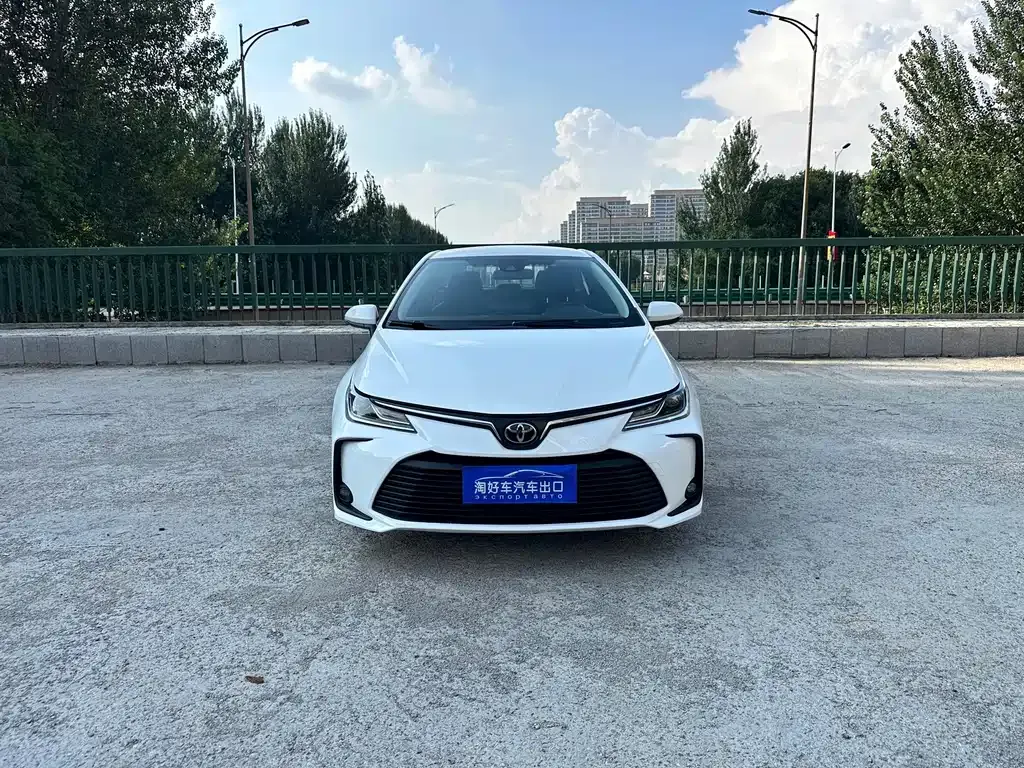 Toyota Corolla — фото 10
