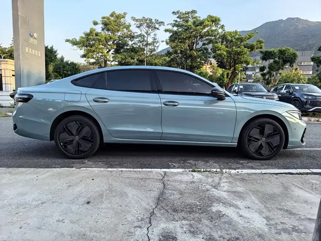 Volkswagen Passat — фото 7