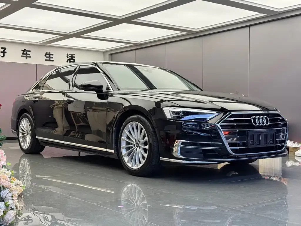 Audi A8 — фото 9