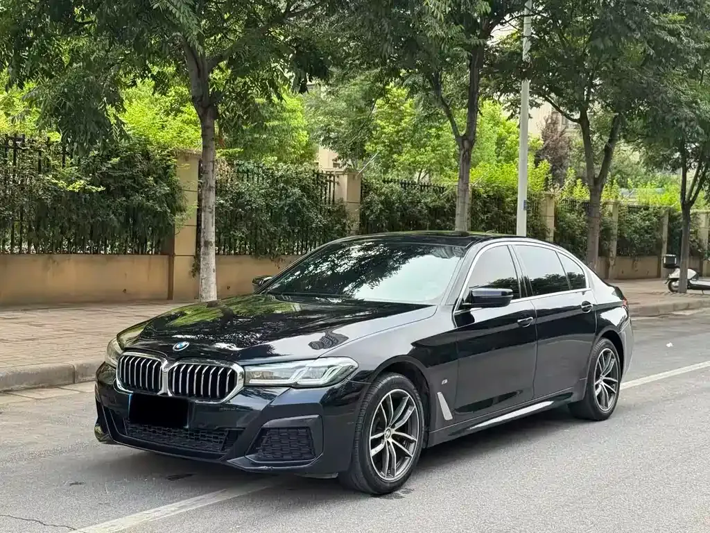 BMW 5 Series — фото 9