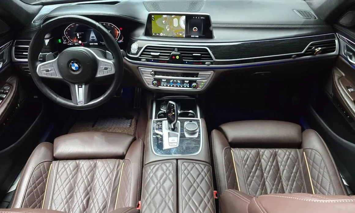 BMW 7-Series — фото 10