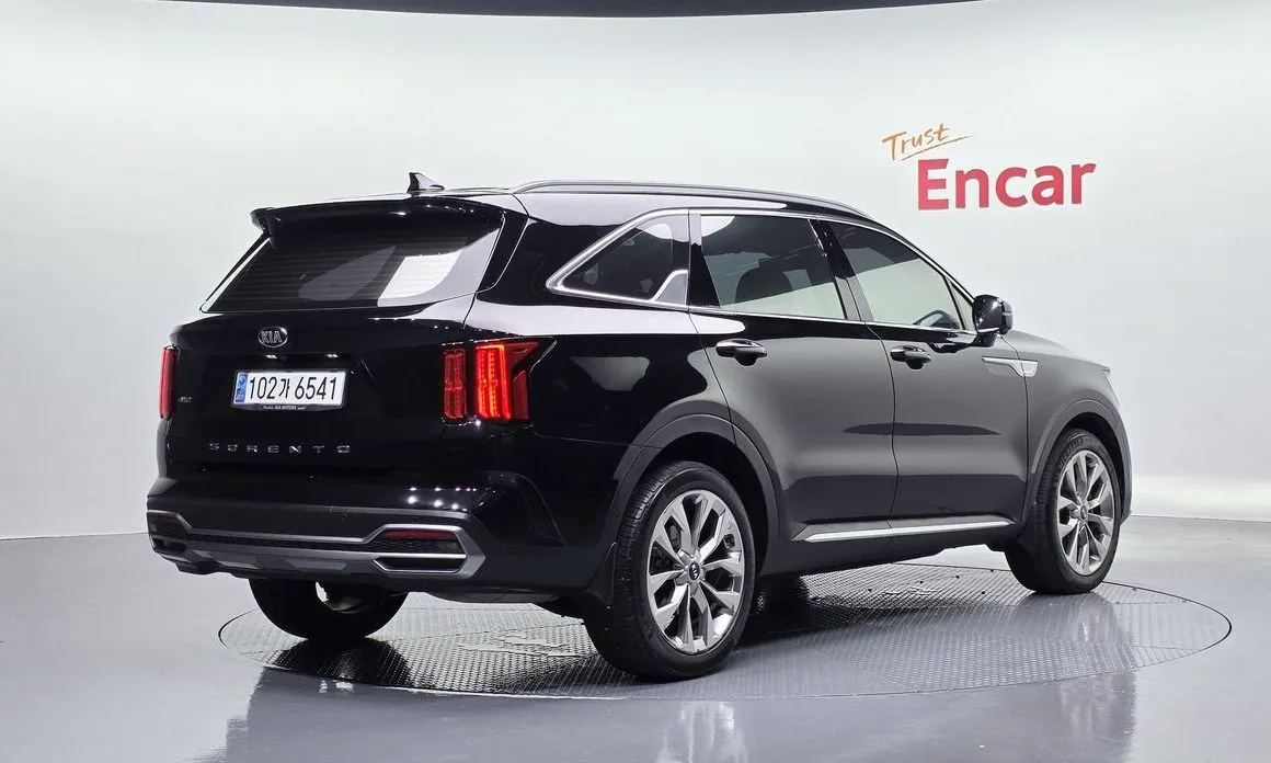 Kia Sorento — фото 5