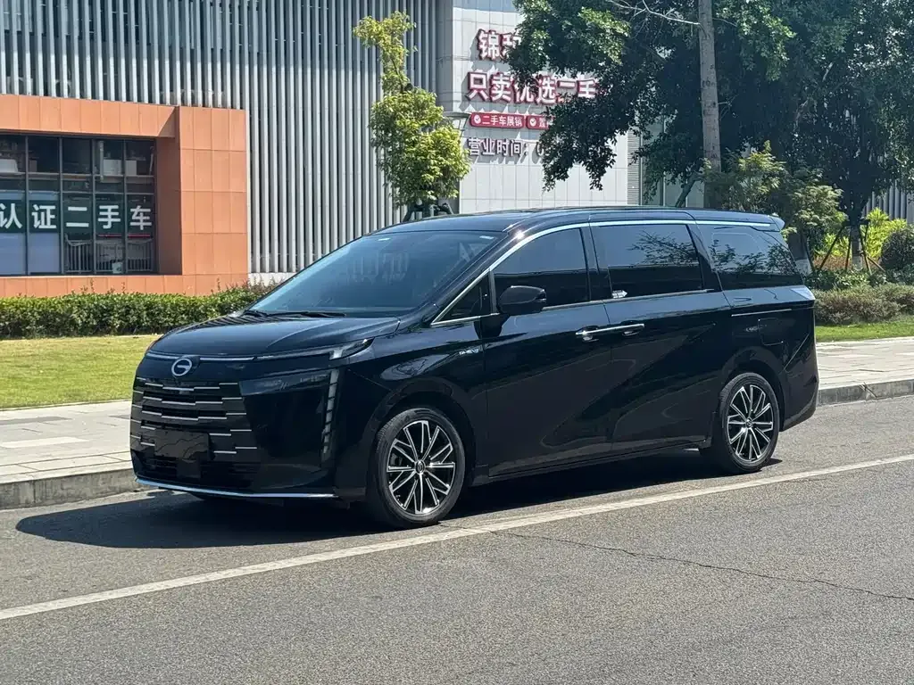 GAC Motor 传祺E8 PHEV — фото 1