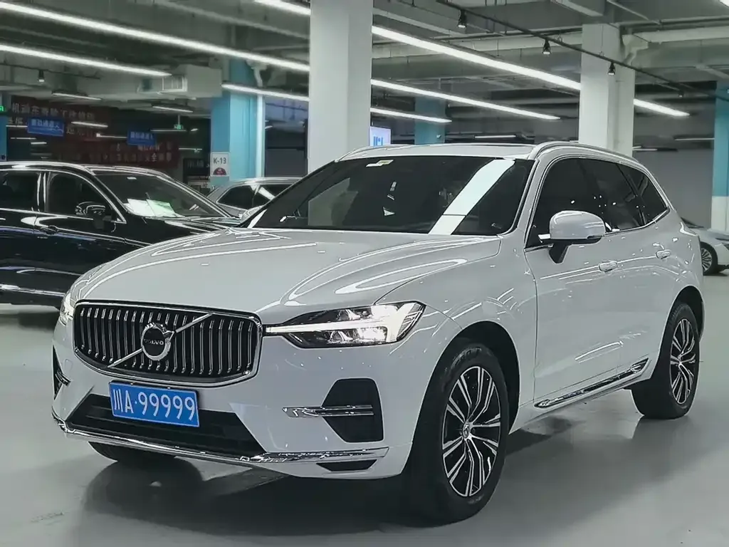 Volvo XC60 — фото 1