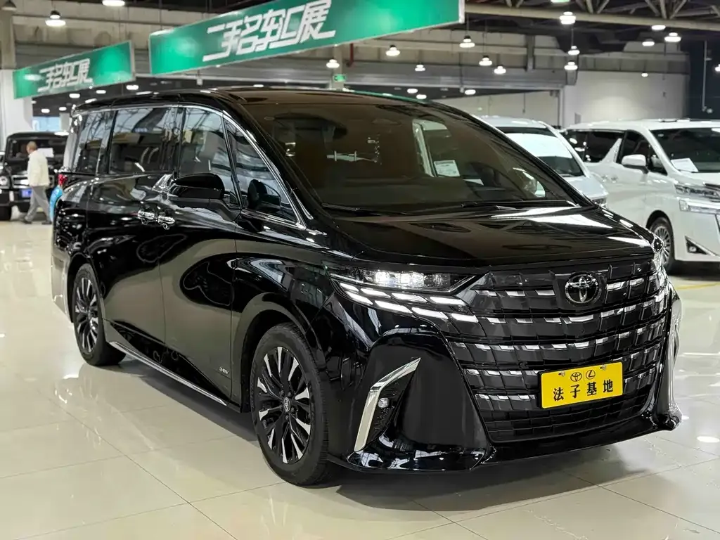 Toyota Alphard — фото 6