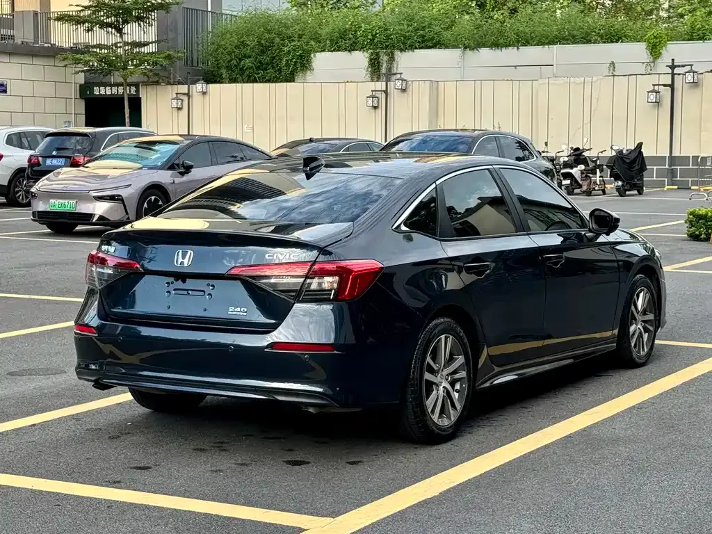Honda Civic — фото 10