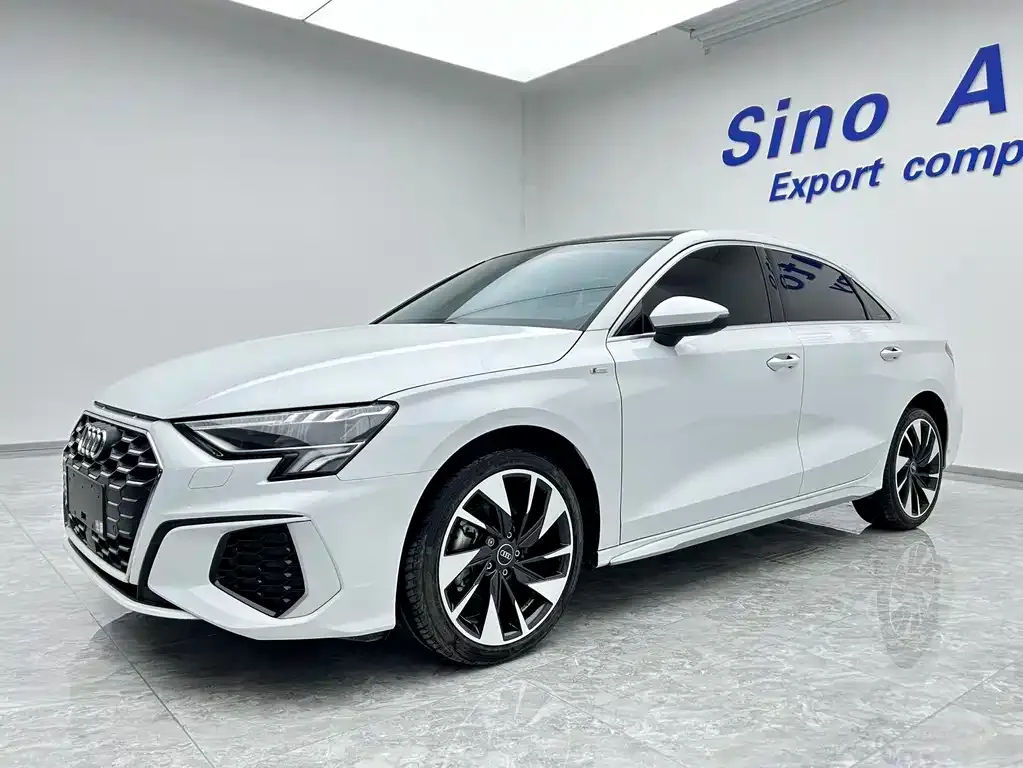 Audi A3 — фото 1