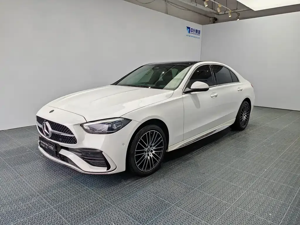 Mercedes-Benz C-Class — фото 1