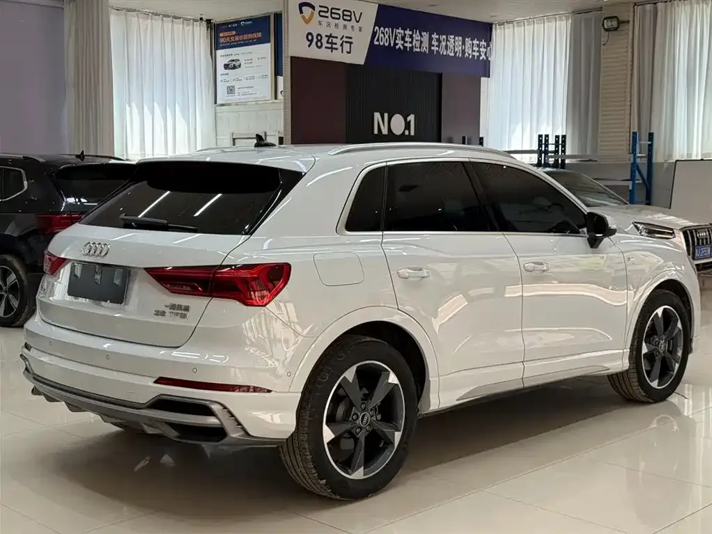 Audi Q3 — фото 10