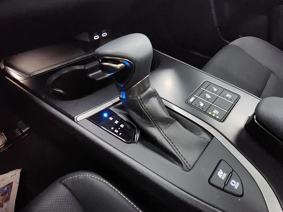 Lexus UX 2024 из KR, фото 5