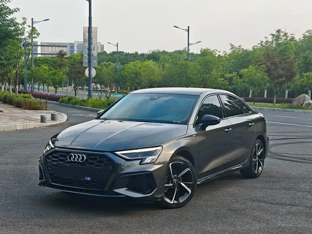 Audi A3 — фото 1