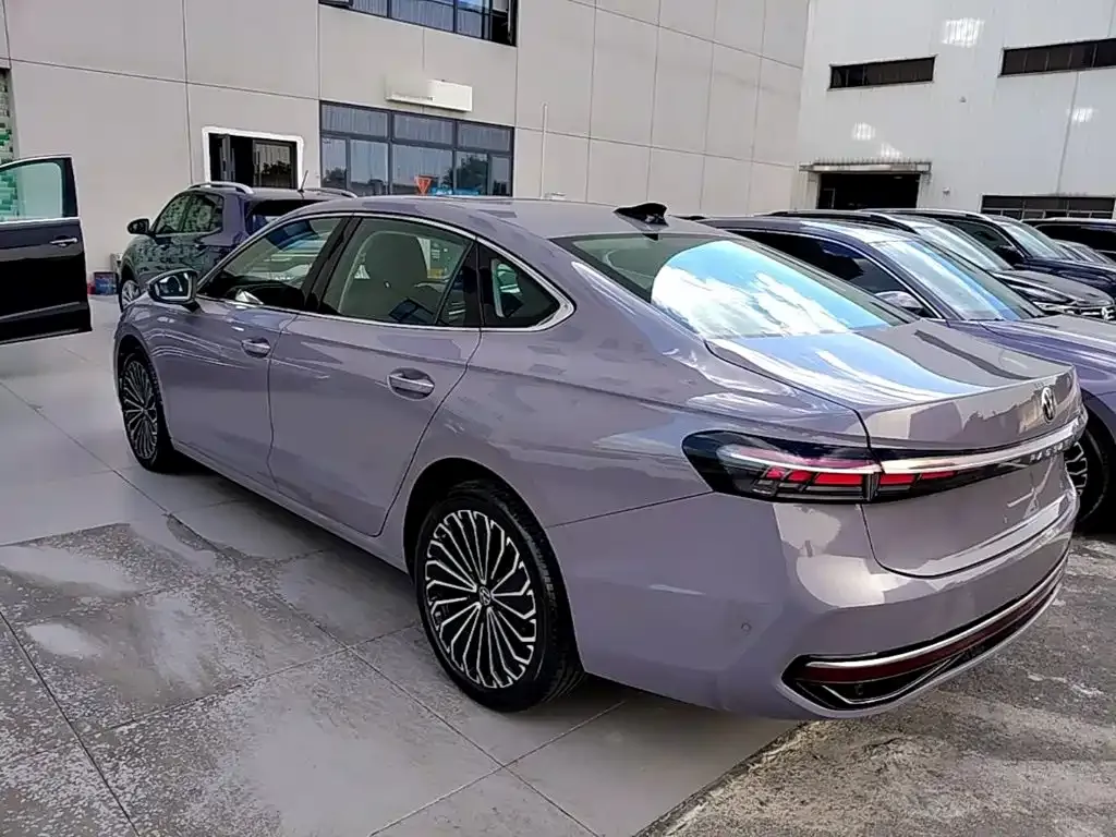 Volkswagen Passat — фото 9
