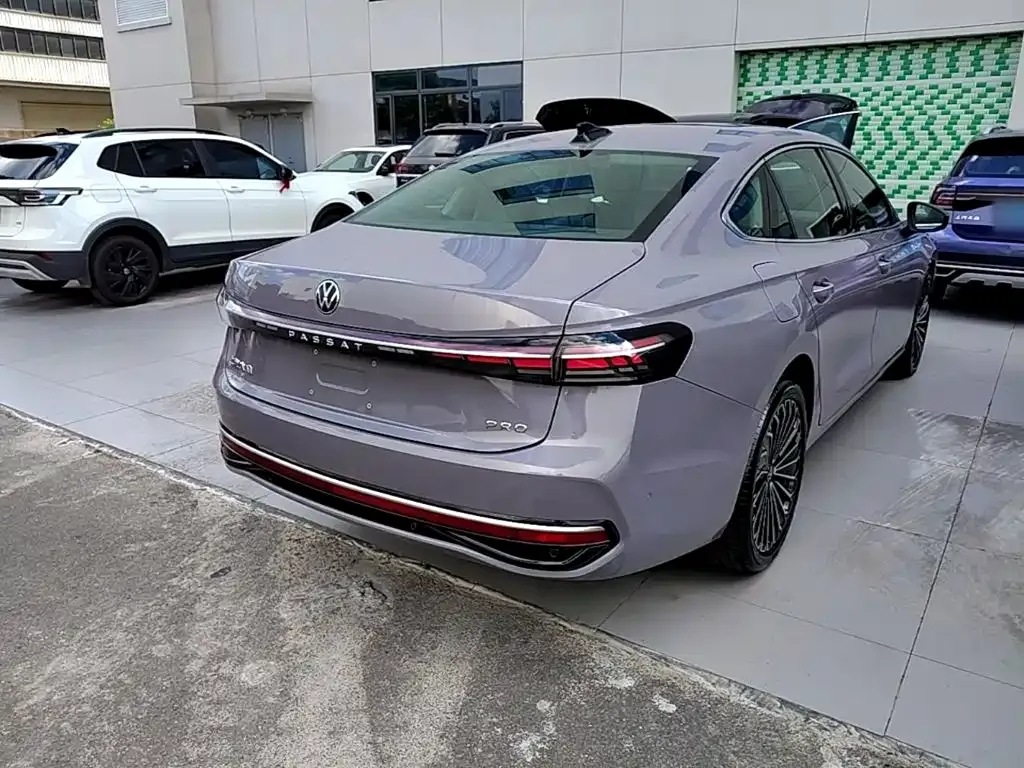 Volkswagen Passat — фото 10