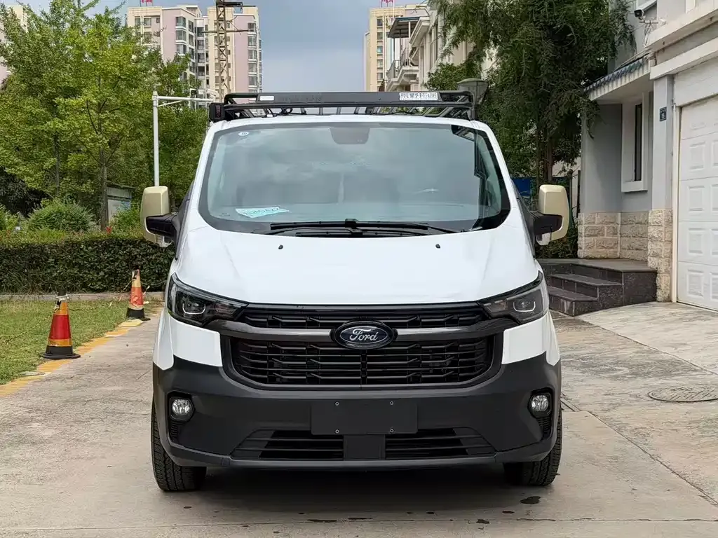 Ford Tourneo — фото 7