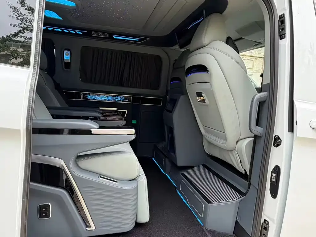 Ford Tourneo — фото 8