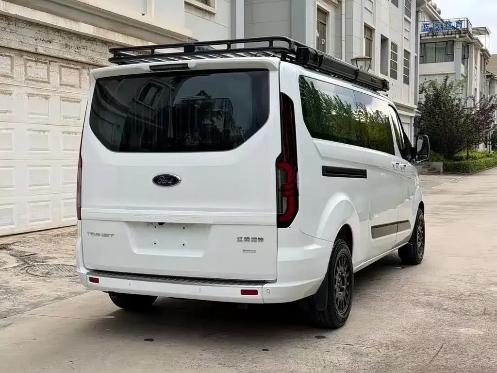 Ford Tourneo — фото 6