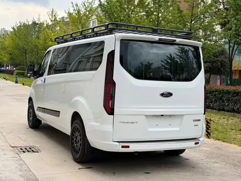 Ford Tourneo — фото 4