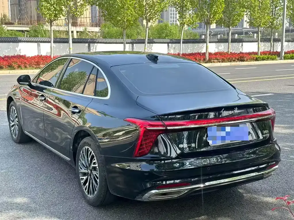 Hongqi H5 — фото 9