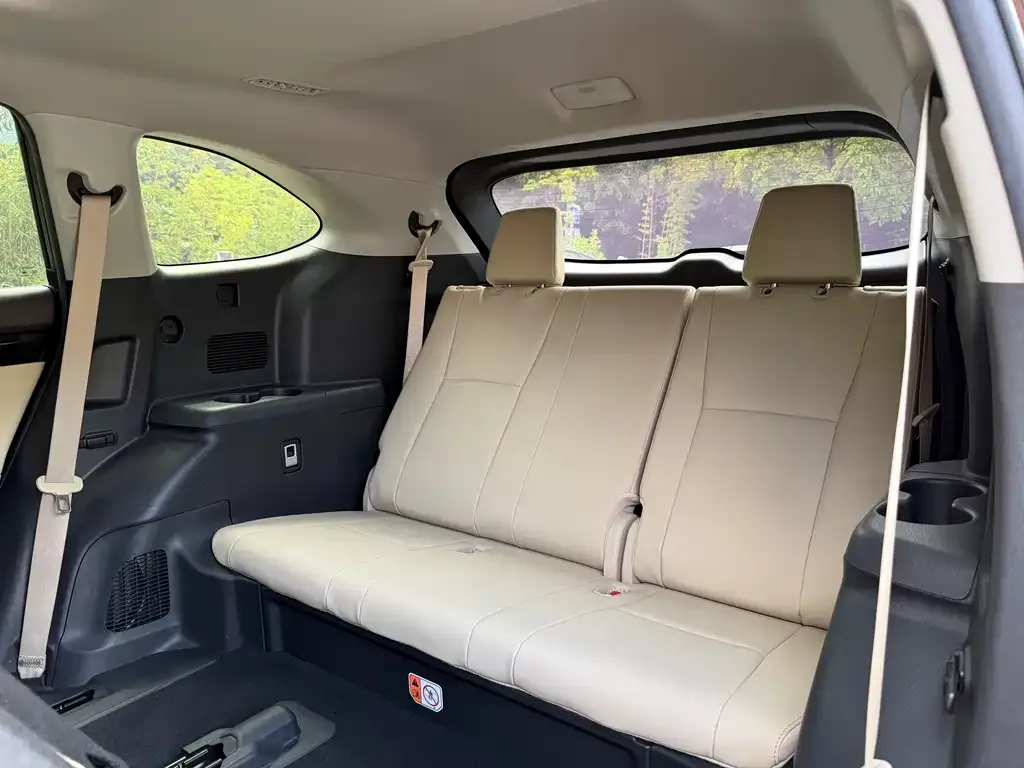 Toyota Highlander — фото 10