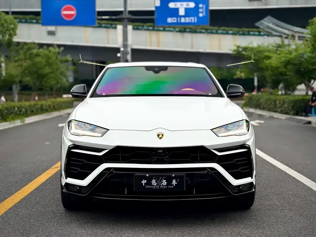 Lamborghini Urus — фото 9