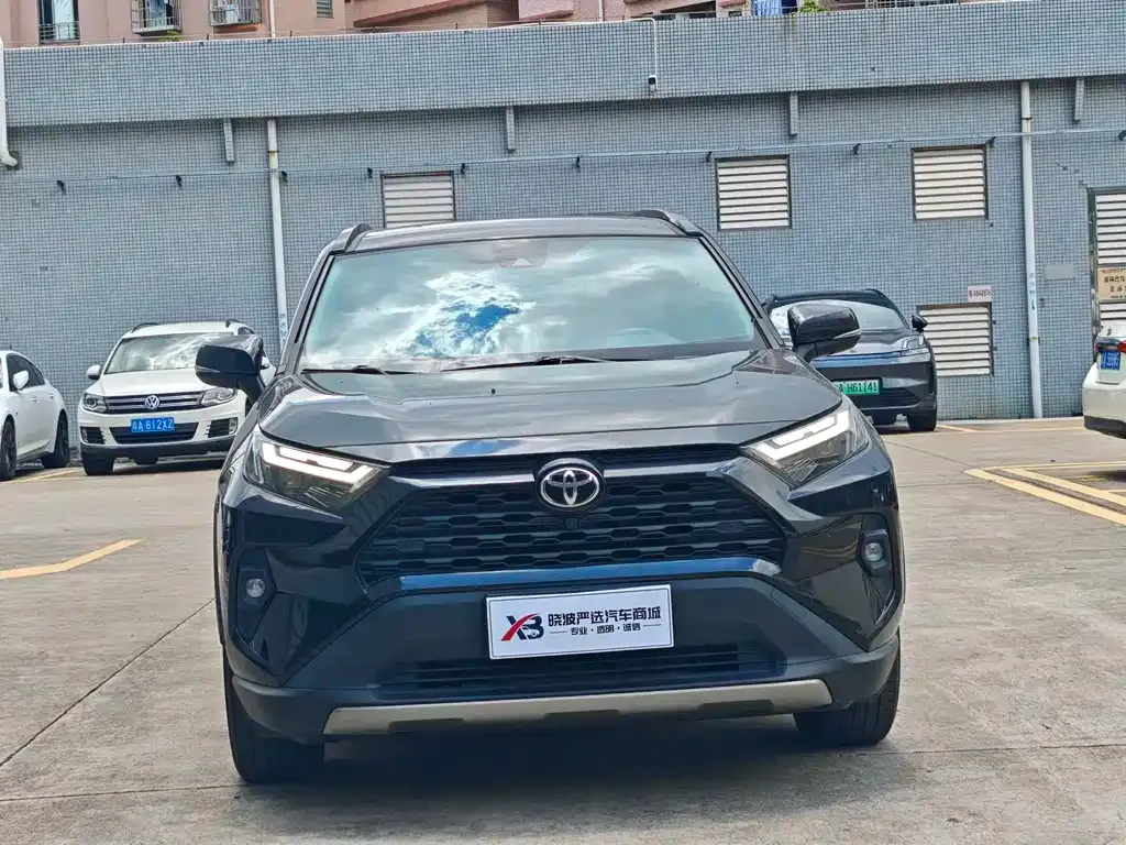 Toyota RAV4 — фото 9