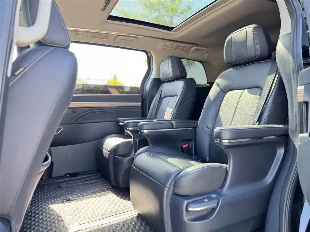 GAC Motor Trumpchi M8 — фото 9