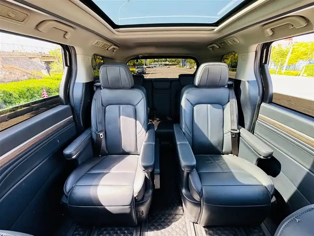 GAC Motor Trumpchi M8 — фото 3