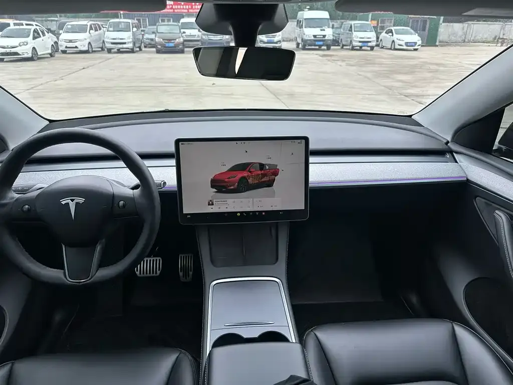 Tesla Model Y — фото 5