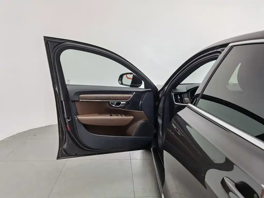 Volvo S90 2024 из CN, фото 5