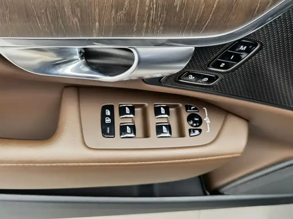 Volvo S90 2024 из CN, фото 9