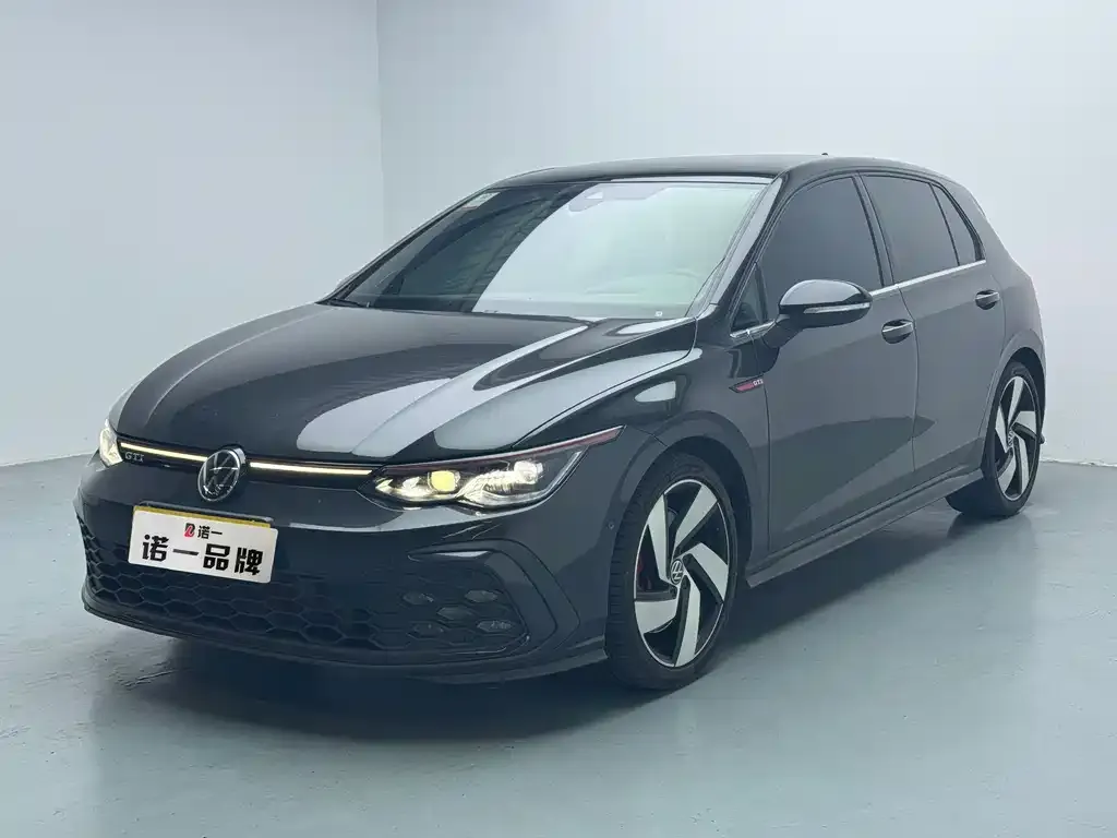 Volkswagen Golf GTI — фото 1