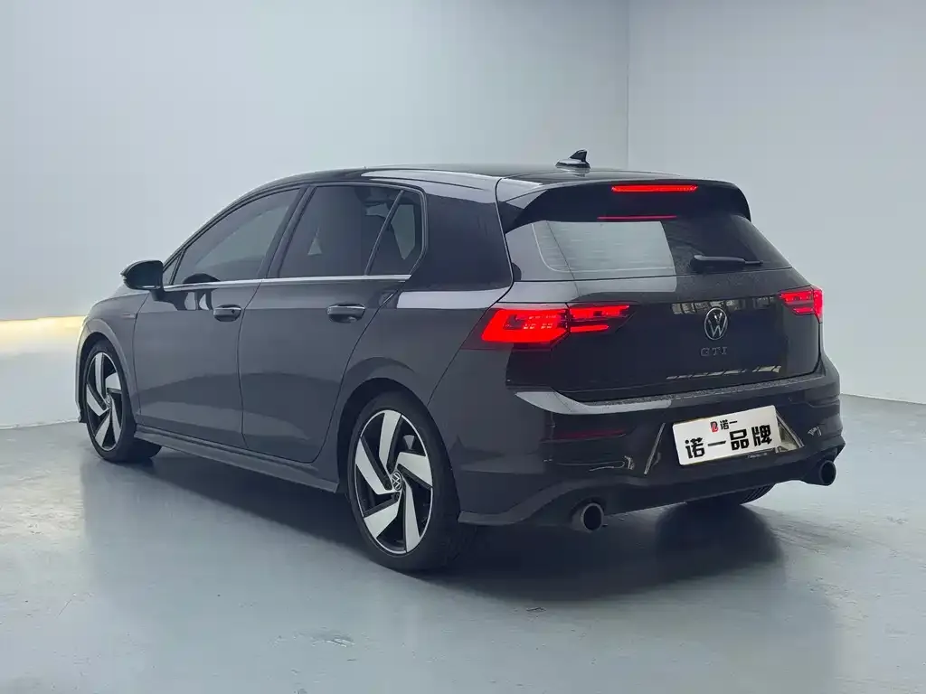 Volkswagen Golf GTI — фото 5