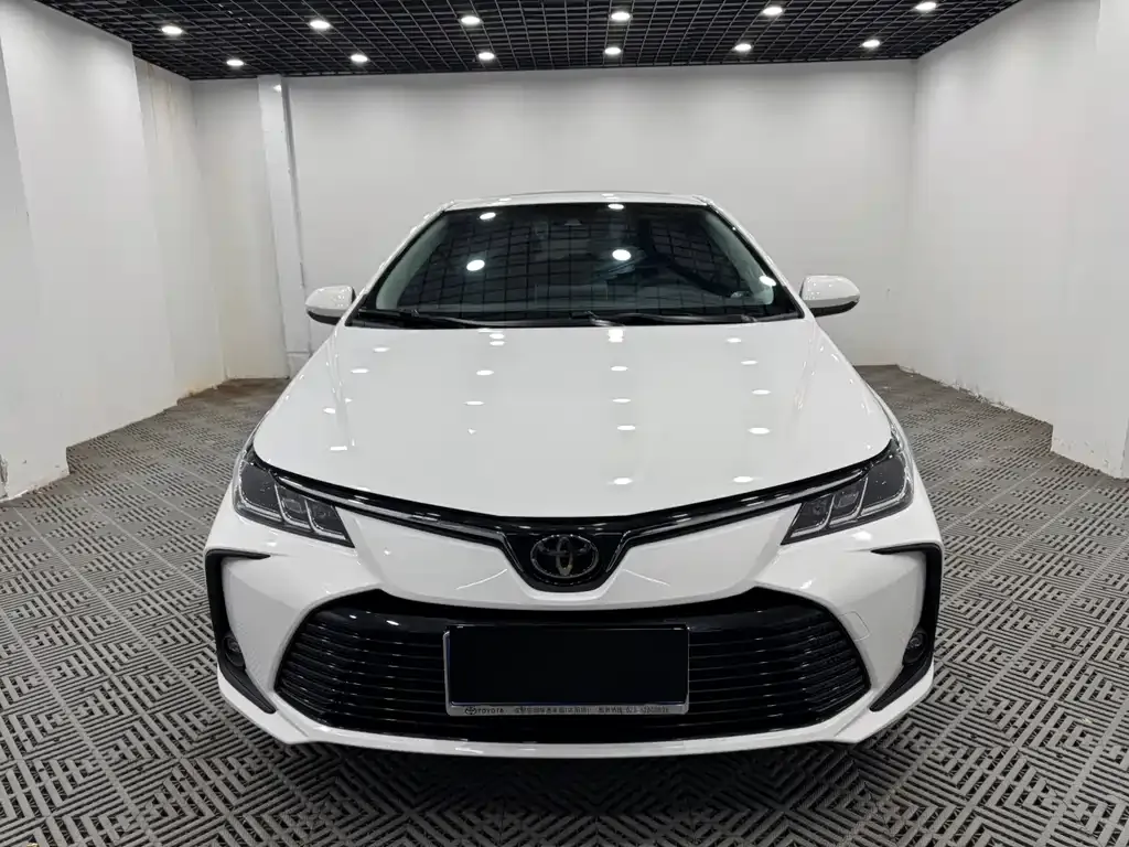 Toyota Corolla — фото 4