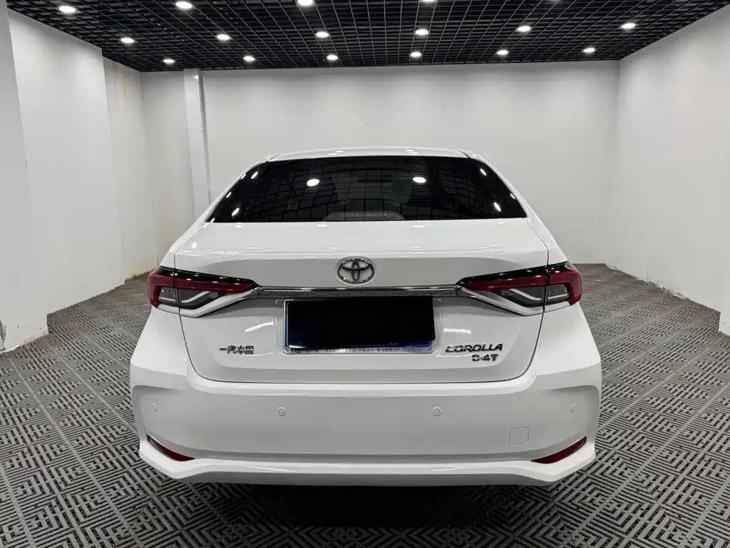Toyota Corolla — фото 5