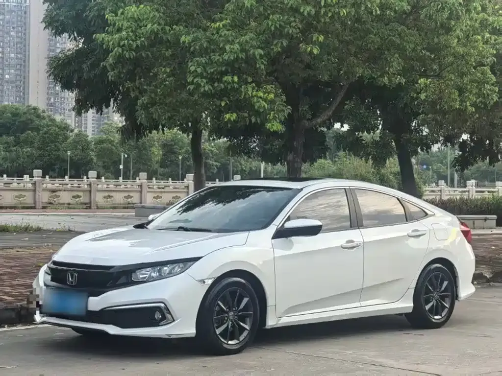 Honda Civic — фото 1