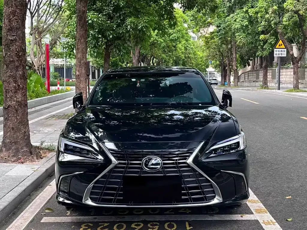 Lexus ES — фото 10