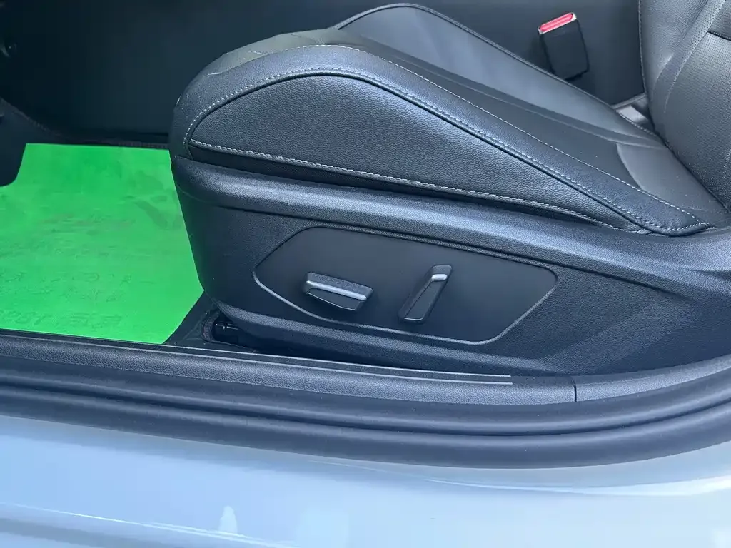 Hyundai Elantra — фото 8