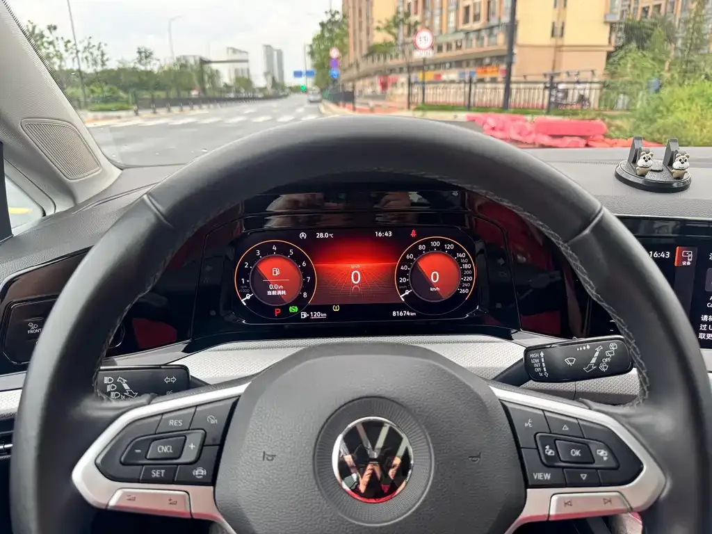 Volkswagen Golf 2022 из CN, фото 4