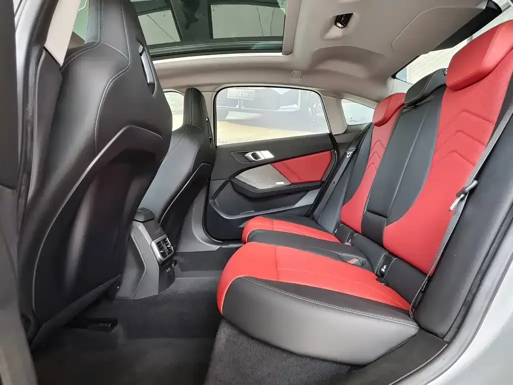 BMW 2 Series 2025 из CN, фото 4