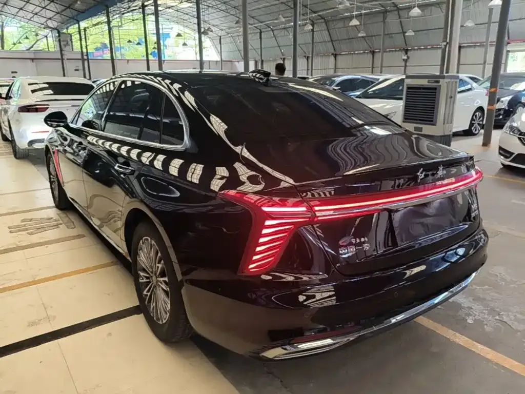 Hongqi H5 — фото 10