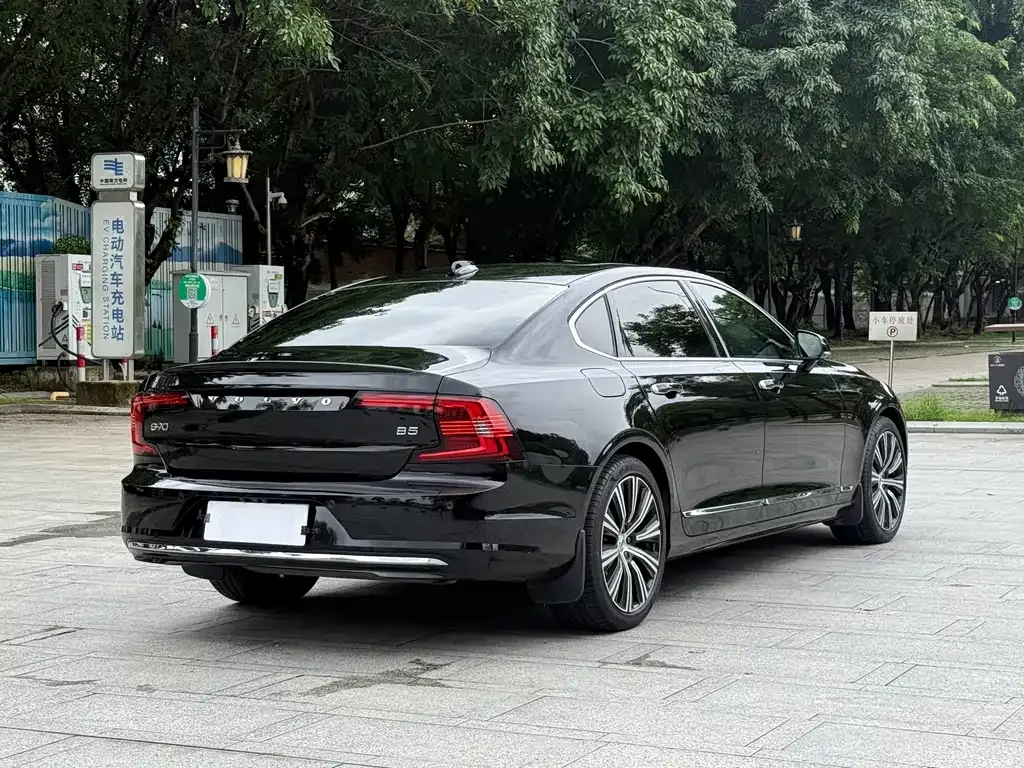 Volvo S90 — фото 8