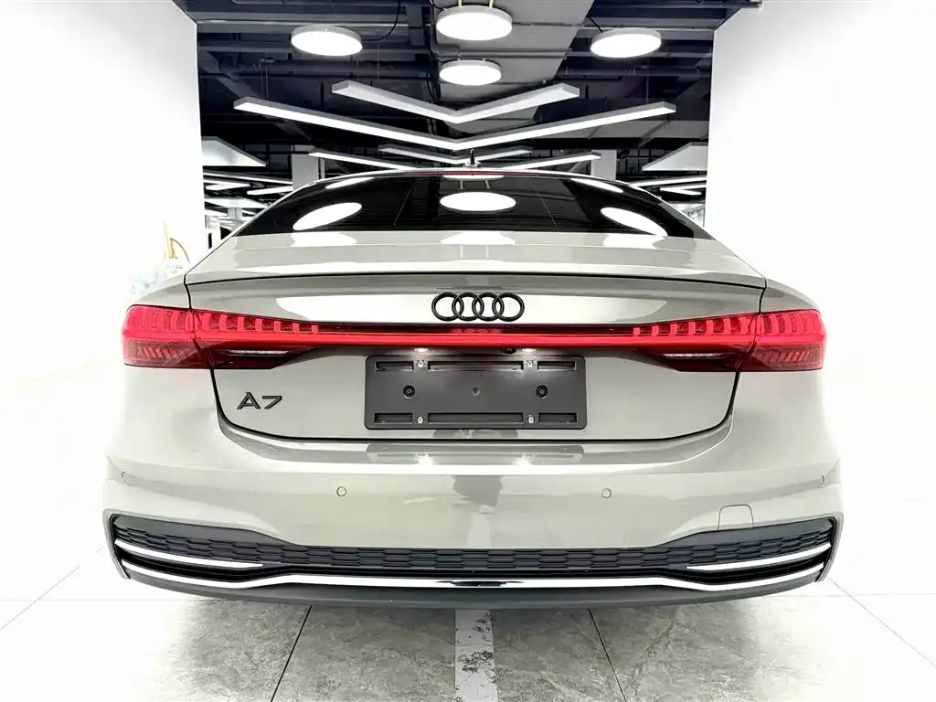 Audi A7 — фото 2