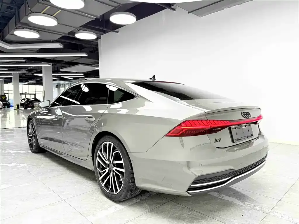 Audi A7 — фото 9