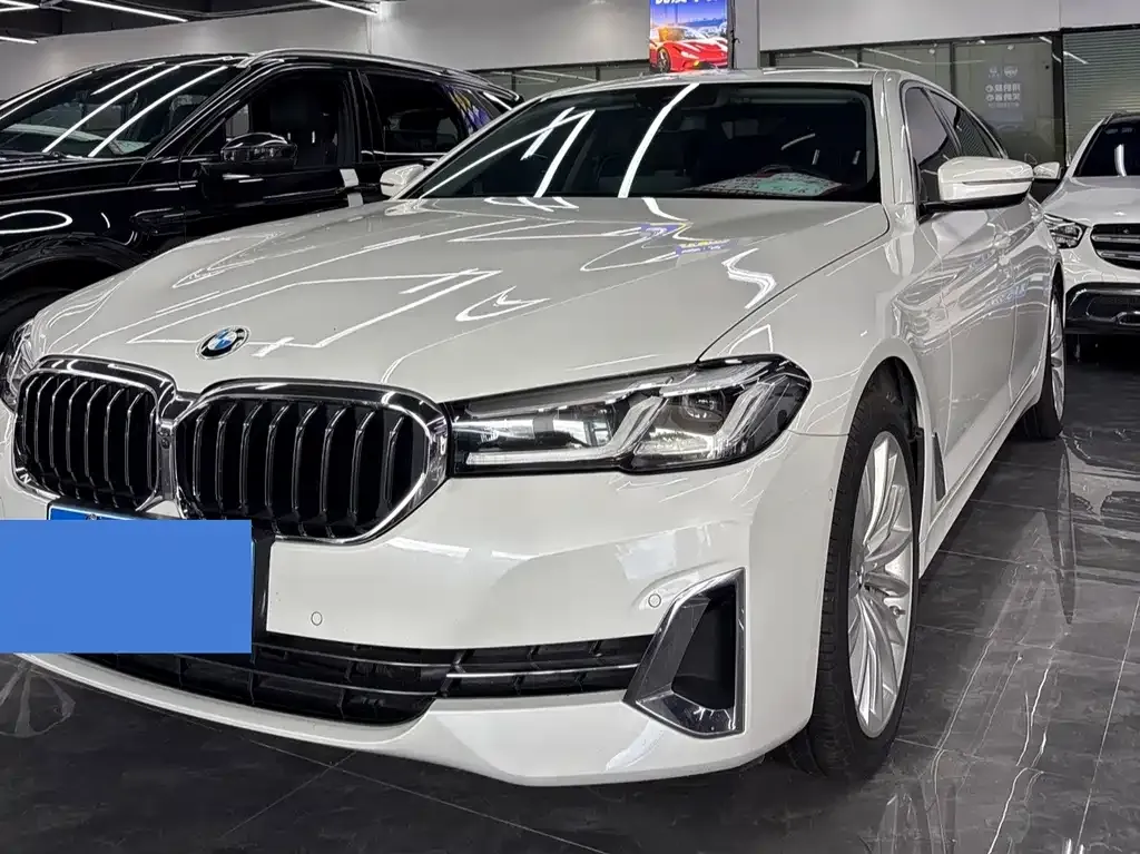 BMW 5 Series — фото 1