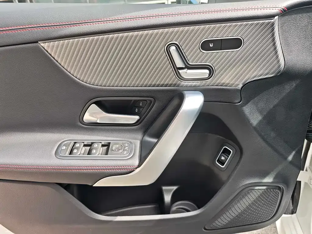 Mercedes-Benz A-Class — фото 10