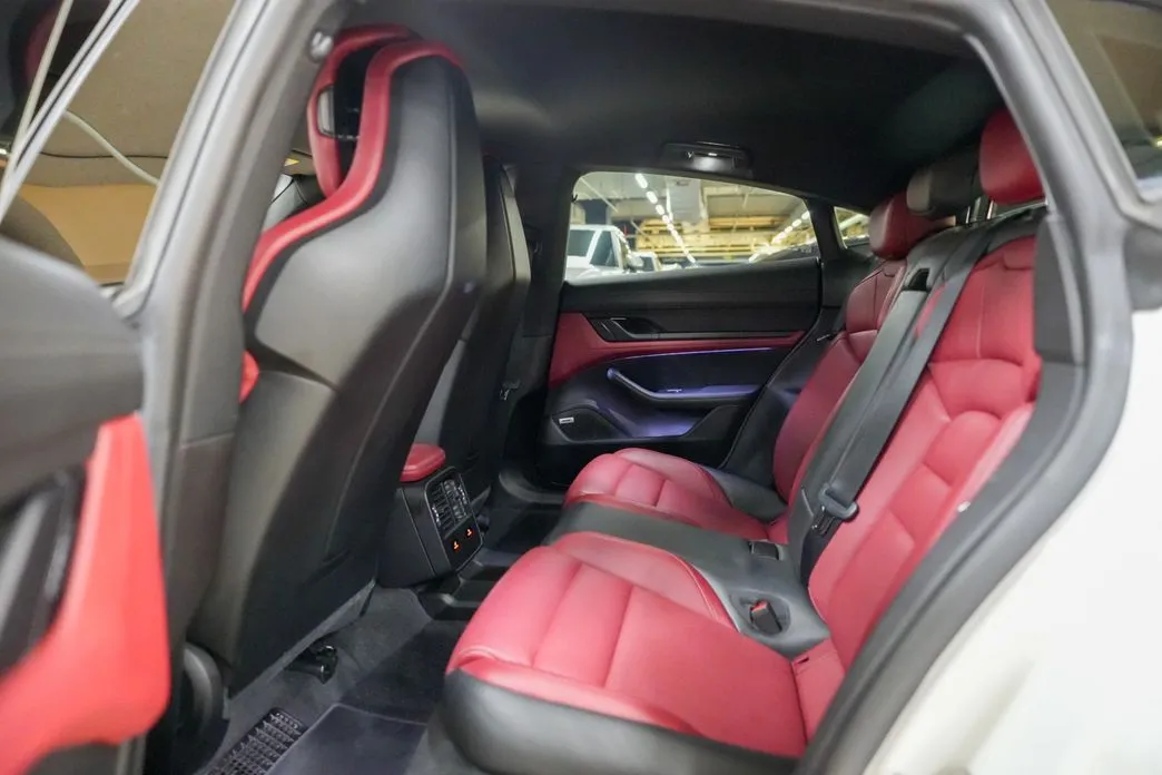 Porsche Taycan 2022 из KR, фото 8