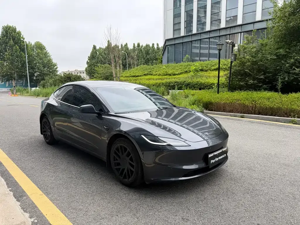 Tesla Model 3 — фото 6