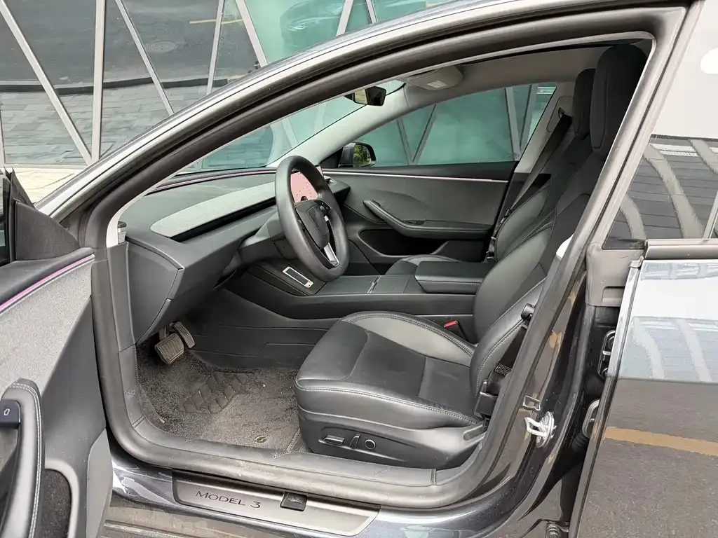 Tesla Model 3 — фото 4