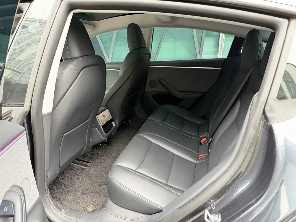 Tesla Model 3 — фото 2