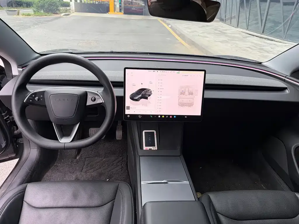 Tesla Model 3 — фото 3